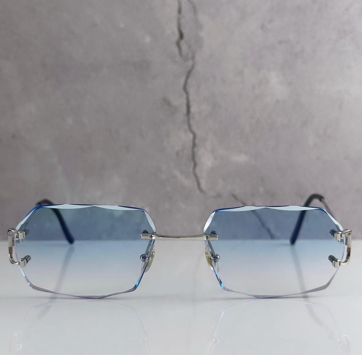 Kavinchi blue diamond cut